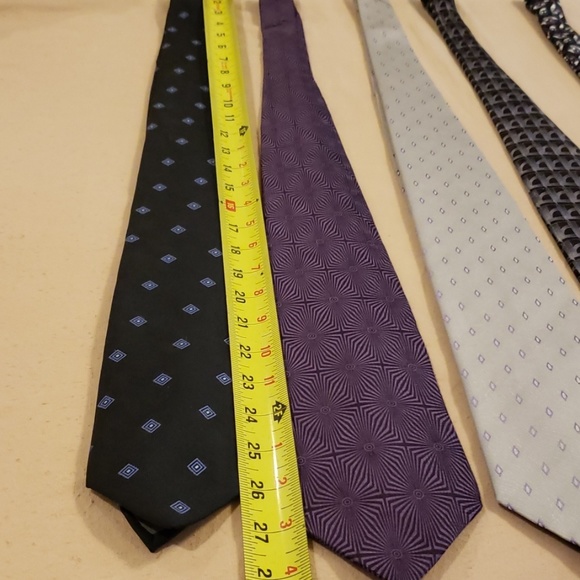 Lot of Ties - Picture 2 of 4